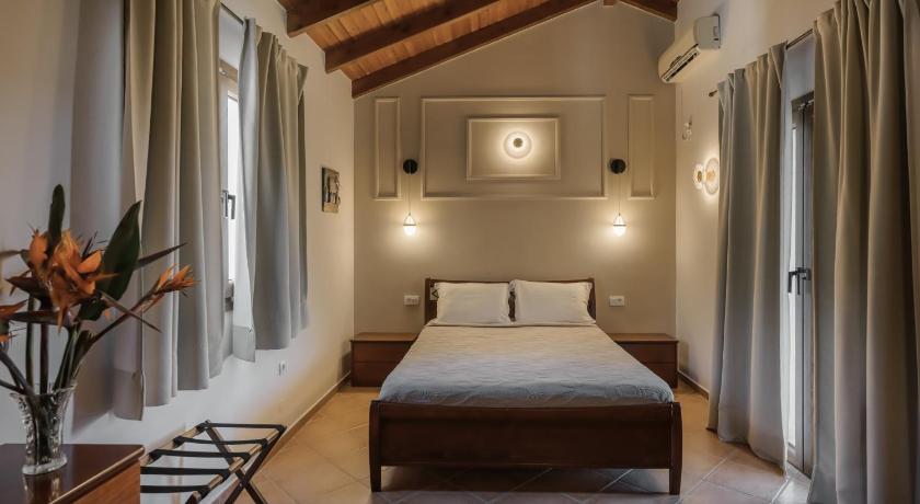 Image of Studio (2 Adults) 4