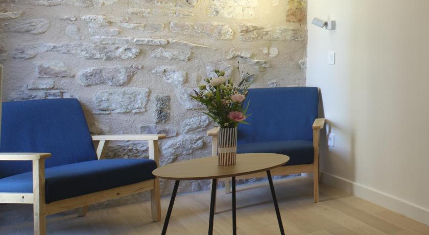 아시시 Portica Homes 3성급 호텔 수영장