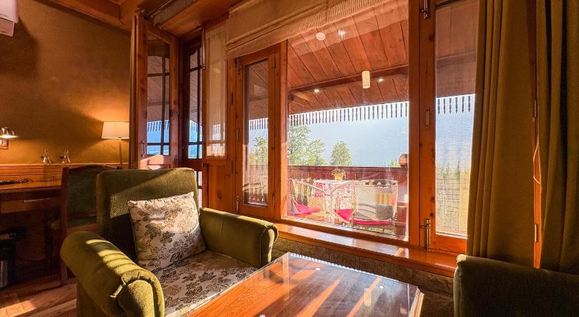 Image of Deluxe Double Room with Balcony 13