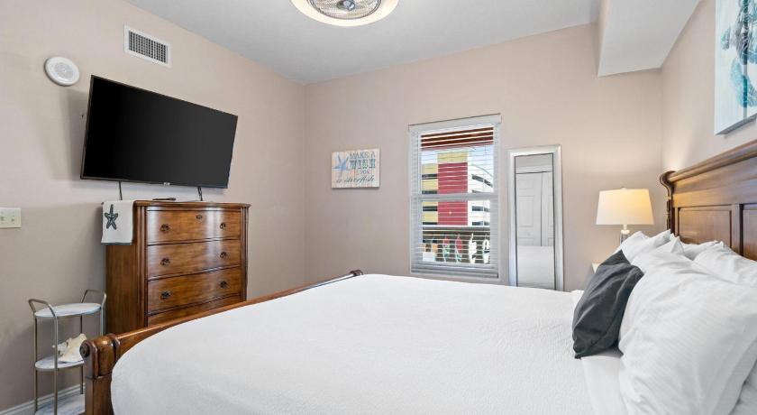 Image of Three-Bedroom Apartment with Sea View – 504E 6