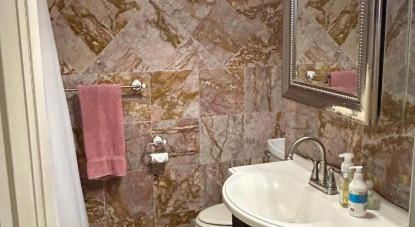 Albion (NY) Graystone Manor 3-Star Accommodation room