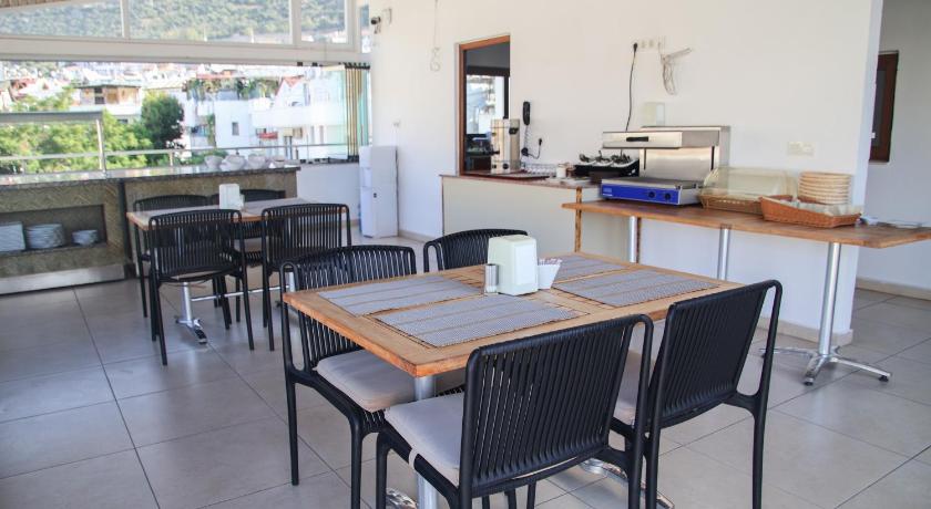 HOTEL HERMES - image 13
