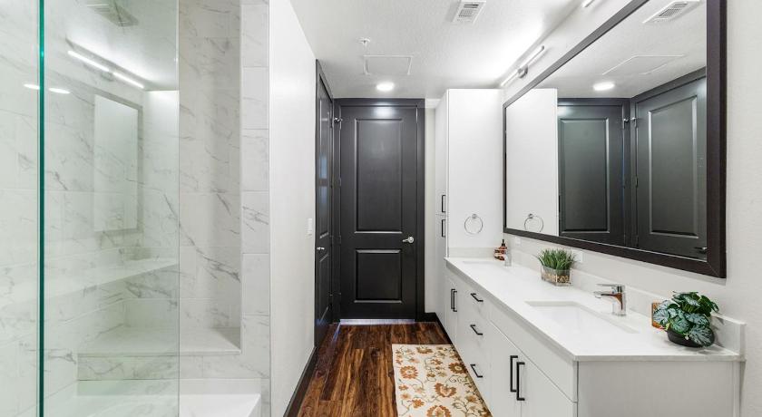 Austin 12 Min to Downtown Balcony Apt with Free Parking 3-Star Accommodation view