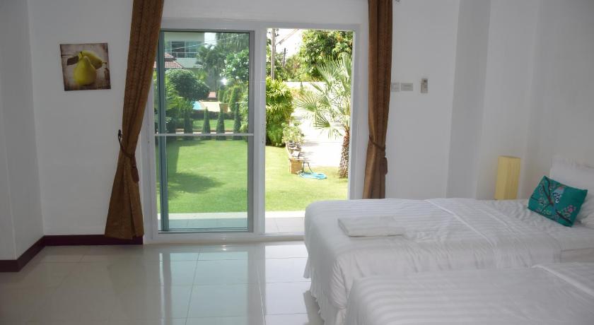 Image of Laurier Deluxe Double Room with Garden View 1