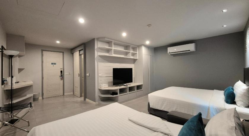 Image of Family Room 1