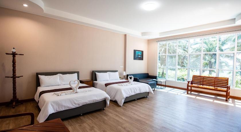 Image of Junior suite double or twin sea view 0