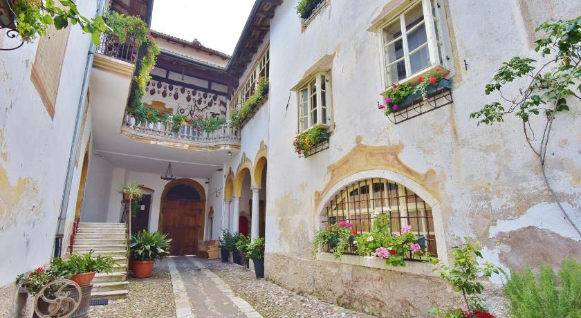 Villa Bertagnolli - Locanda Del Bel Sorriso — Hotel in Trento