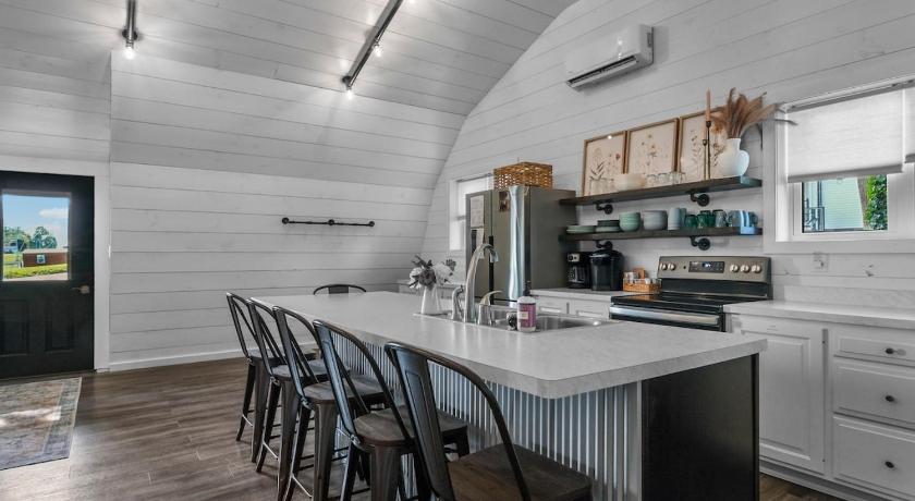 柏林 The Barn at Sharp Run-Modern Barn in the heart of Amish Country 4星级 住宿 餐厅