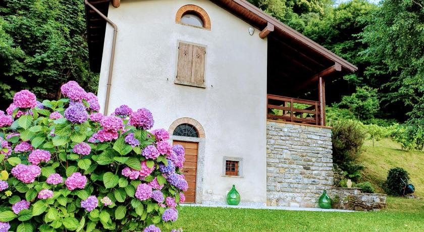 Ca Del Livello Firelit Autumn Retreat