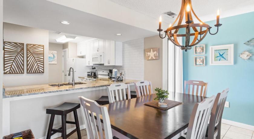 Image of Three-Bedroom Apartment 8