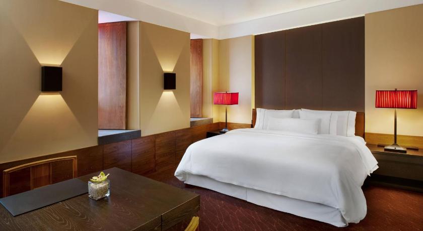 Image of Deluxe Guest room, 1 King 0