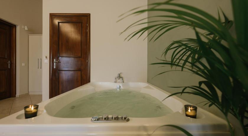 Image of Standard Suite 11