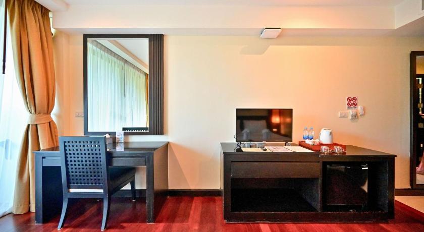 Image of Hillside Deluxe 9