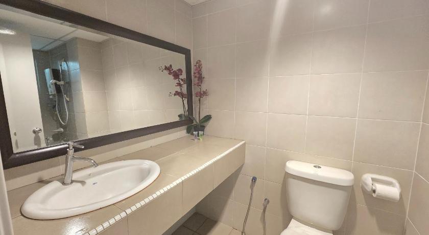 Image of Standard Queen 2