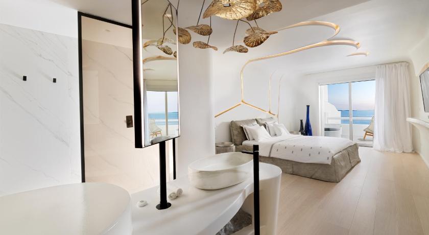 Image of Junior Suite with Outdoor Hot Tub 0