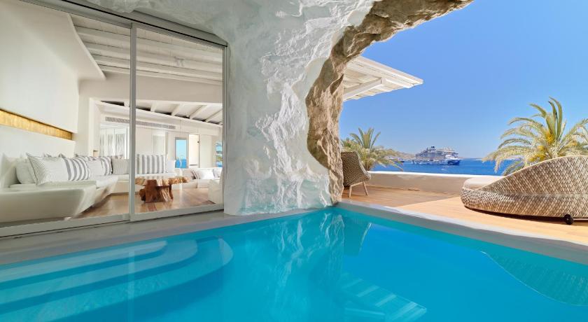 Image of Suite with Private Pool 2