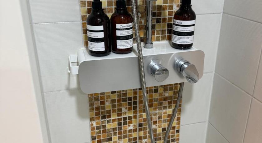 首尔 Apartment near Gangnam and Nambu bus Terminal Queen size bed 住宿 泳池