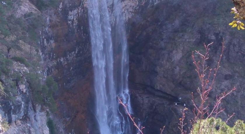 リェイアナ Albergue Los Chorros 2つ星 ホテル スイート