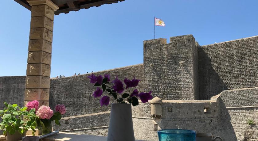 Apartment STONE by City Walls, unique view, perfect for 2