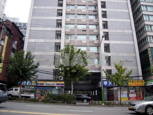 首尔 Apartment near Gangnam and Nambu bus Terminal Queen size bed 住宿 泳池