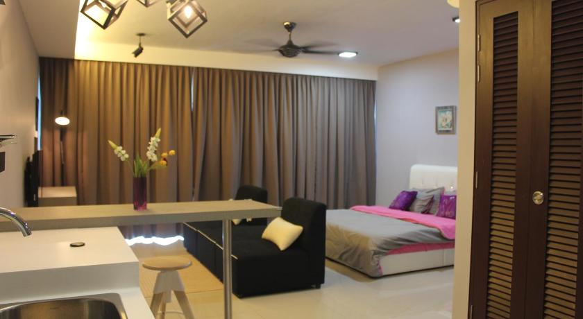 Image of Deluxe King Studio 15