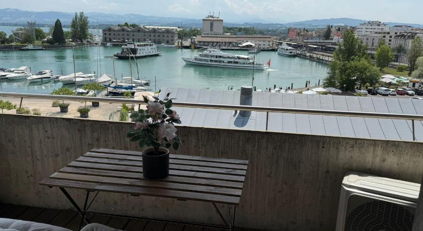 book2stay - Lakeview Apartment