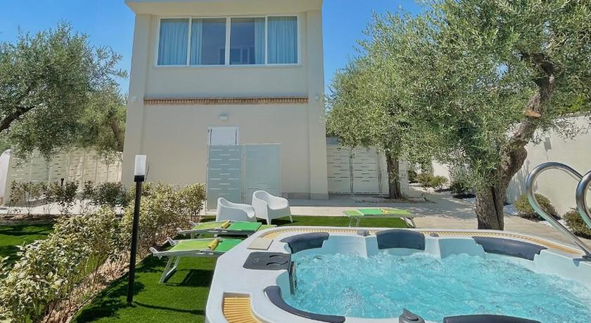 La Depèndance Luxury Rooms