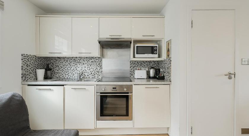 Apartment near Harrods - main image