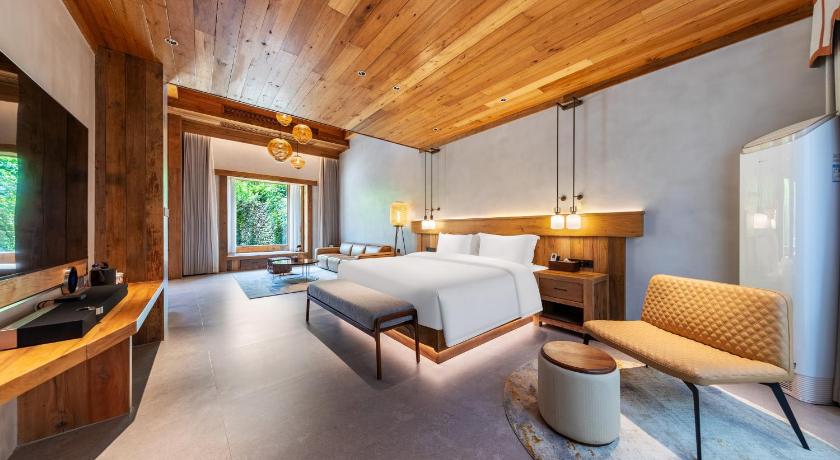 Zhangjiajie Home Away from Home 5-Star Hotel suite