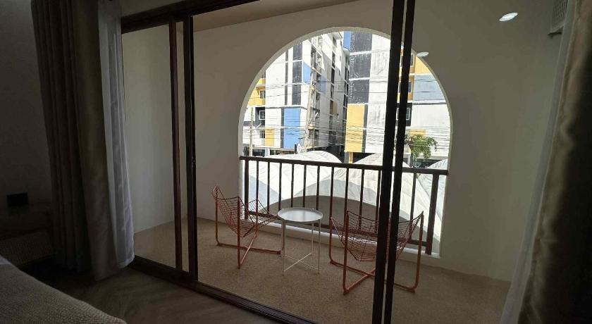 촌부리 Longtimenosea bangsaen ลองไทม์โนซี บางแสน 4성급 호텔 레스토랑