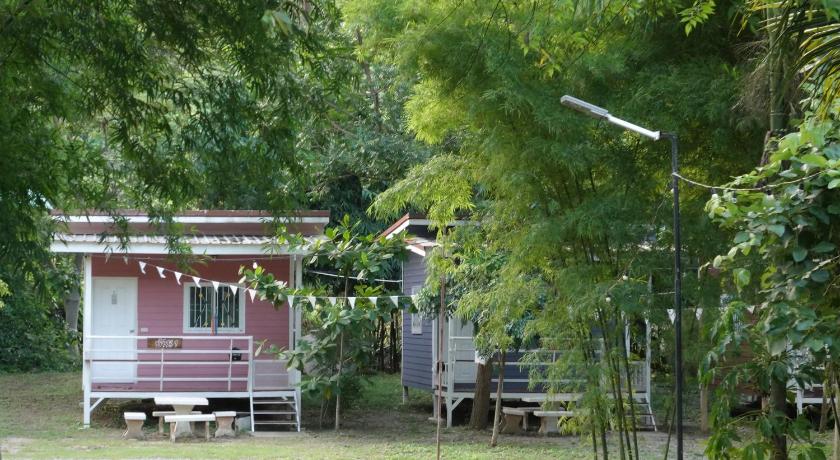 Khao Yai NP โฮมสเตย์ นอนเต็นท์ติดแอร์ 3-Star Hotel suite