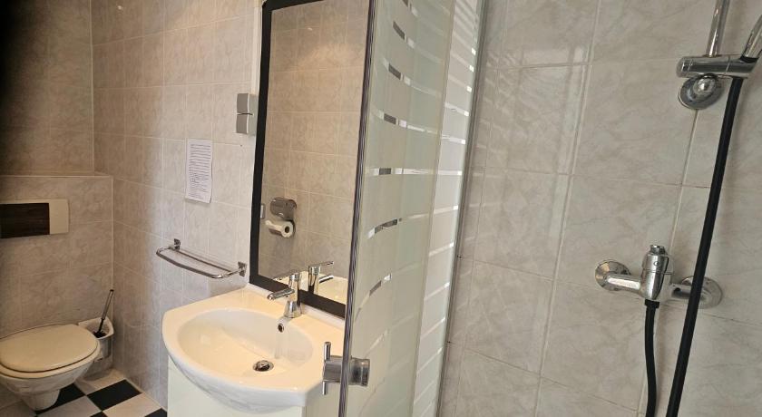 Image of Standard Twin Room 10