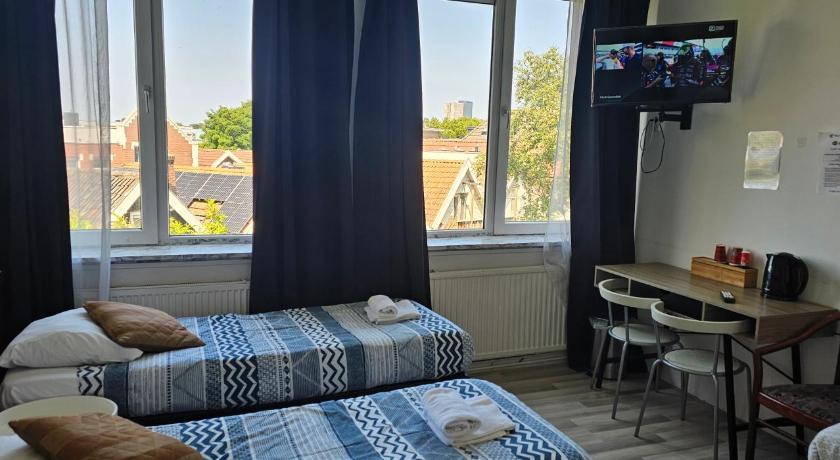 Image of Standard Twin Room 0