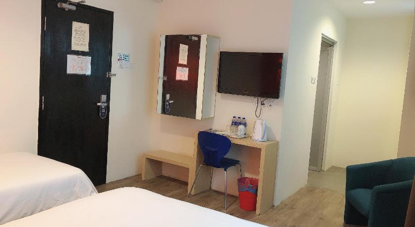 Image of Superior Triple Room 6