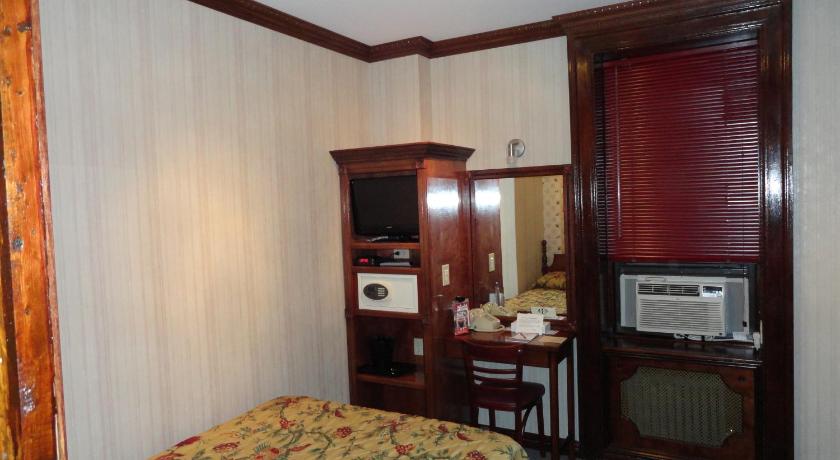 Image of Single Room with Shared Bathroom 3