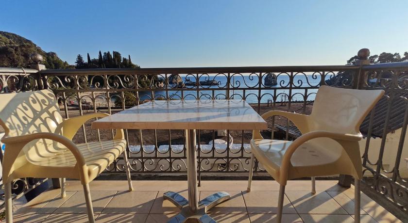 Image of Double Room with Sea View 3