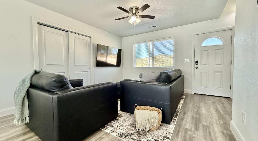 グレンデール (UT) Townhome in Glendale UT near Zion with hot tub 4つ星 宿泊施設 プール