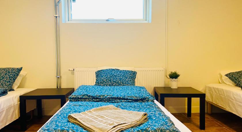 Cozy room with 3 single bed in Landskrona