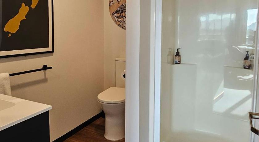 Image of Family Room with Private Bathroom 2