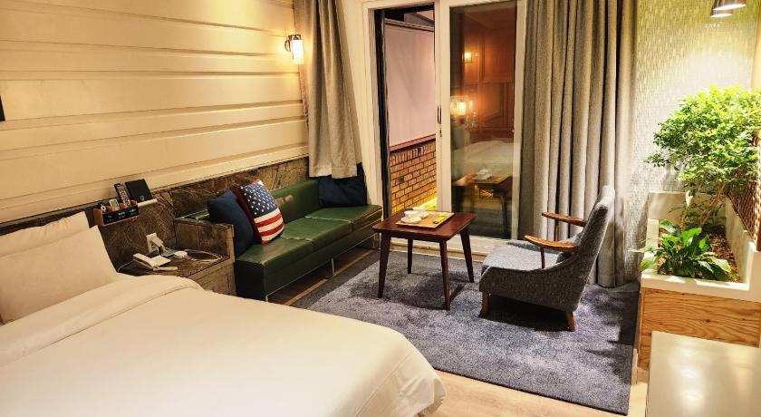 Image of Suite with Terrace 11