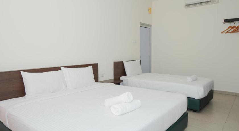 Image of Superior Triple Room 0