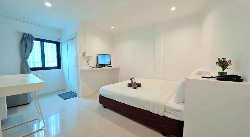 Image of Standard Double Bed 4