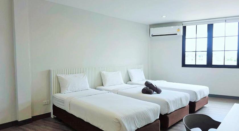 Image of Deluxe Triple Room 6