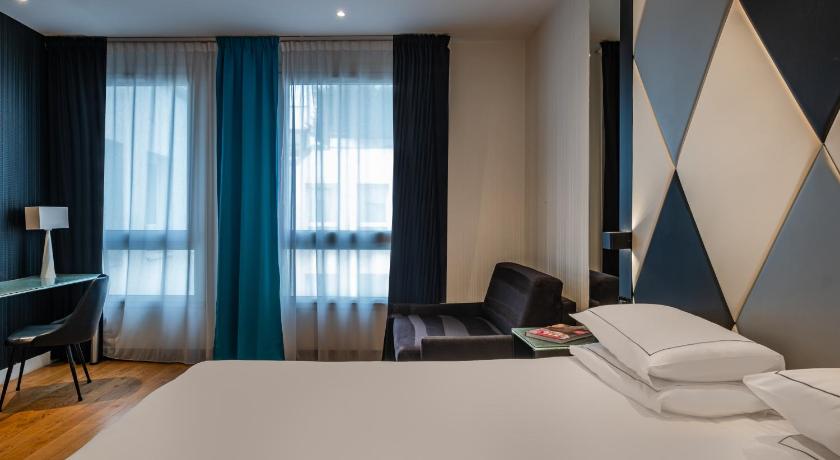 Image of Deluxe Room 10