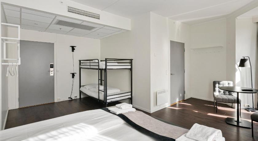Image of Family Room 13