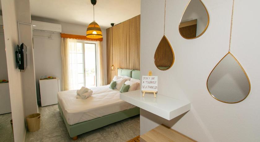 Image of Twin Room with Balcony and Sea View 0