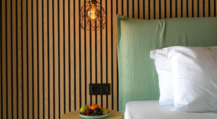 Image of Twin Room with Balcony and Sea View 6