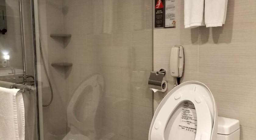 Image of Business Double Room without Bathtub 11