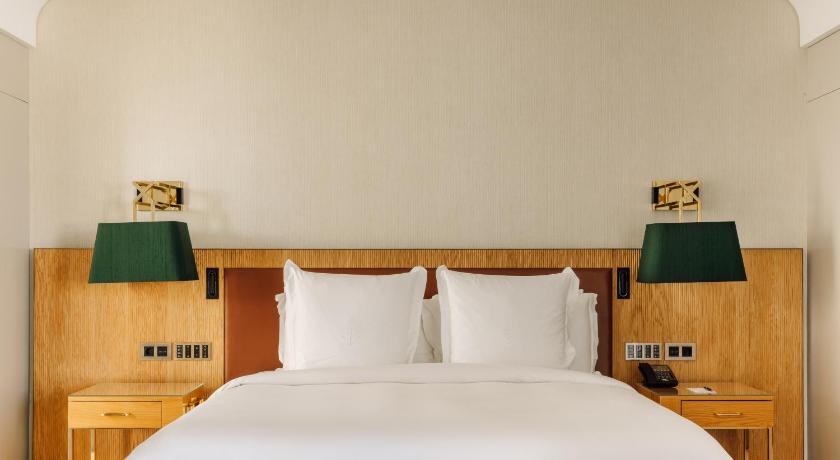 รูปของห้องพรีเมียร์ วิวเมือง (Premier City View Room) 6