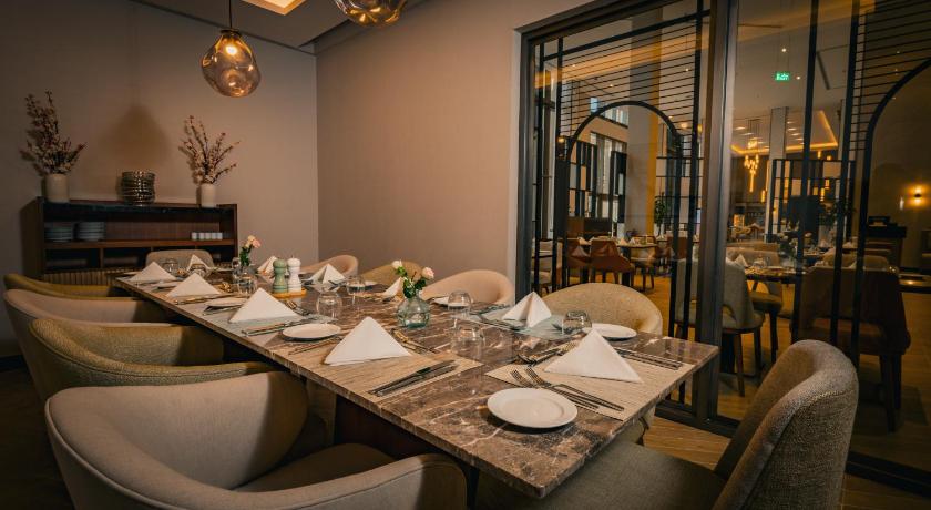 ダンマーム First Grand Hotel 4つ星 ホテル スイート